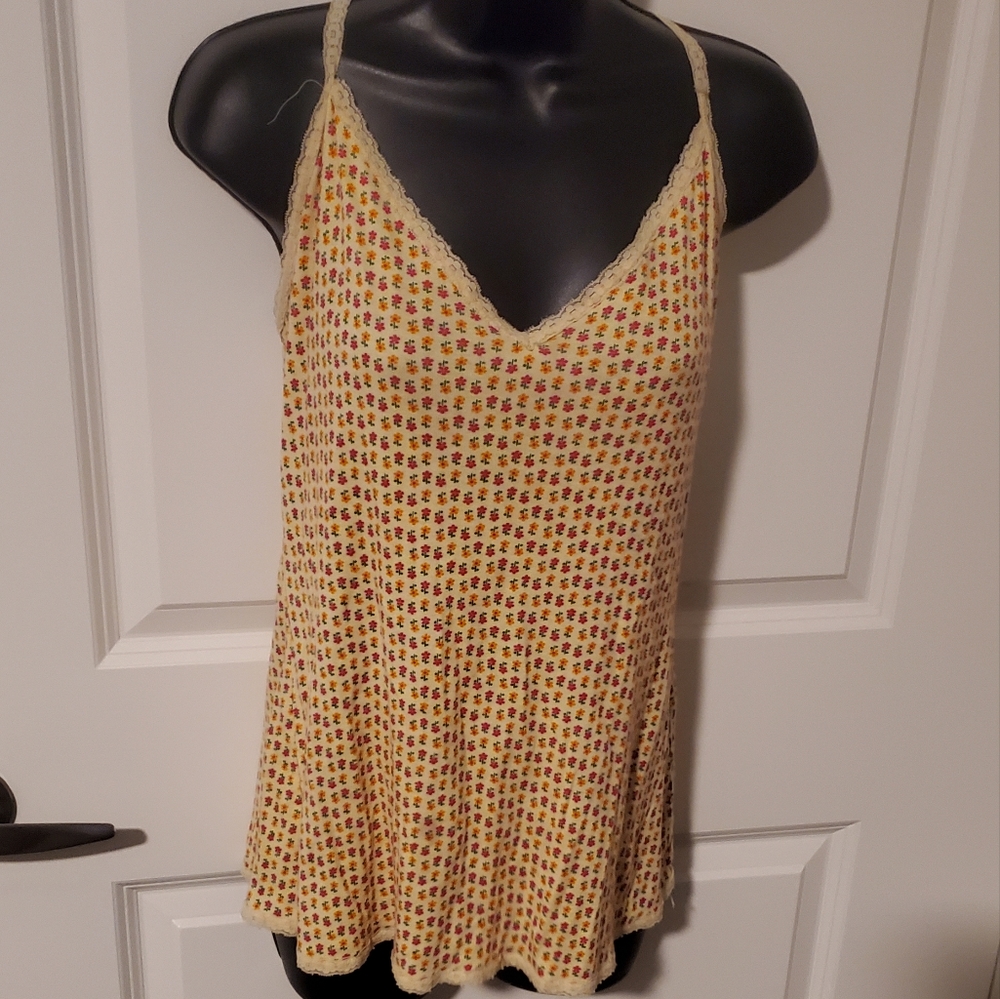 Next Era yellow flower print, lace spaghetti strap shirt XL 15-17 (juniors)